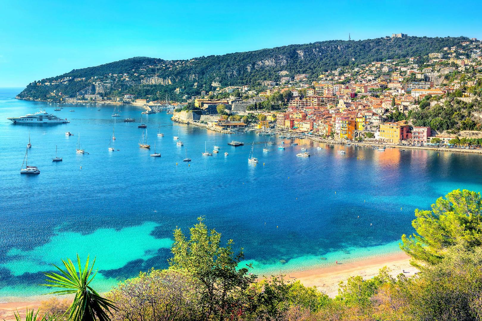 exploring-the-french-riviera-hertz-ride